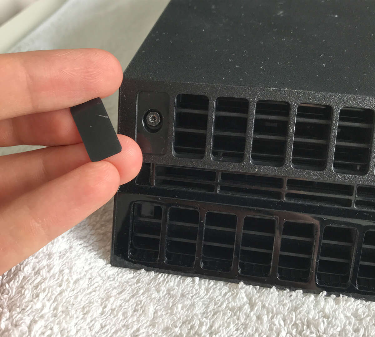 Czyszczenie radiatora PS4. Po latach, w miarę uciszyłem konsolę