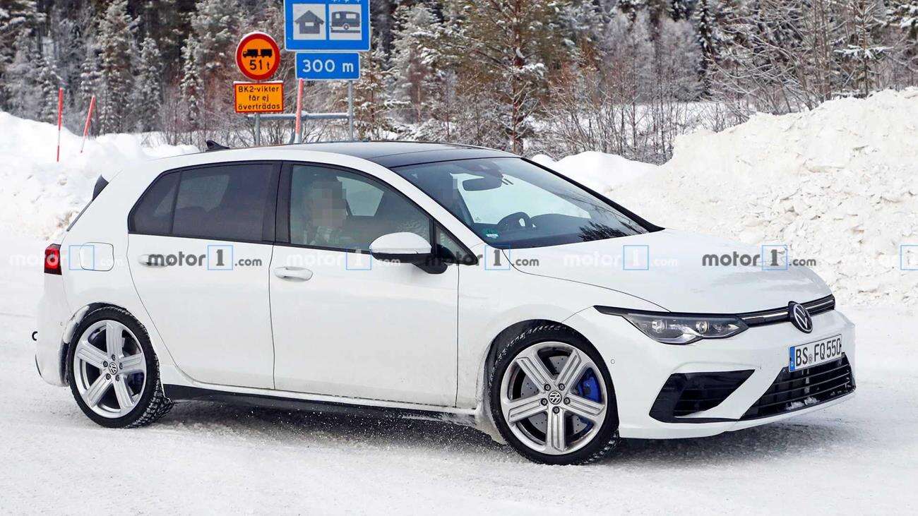 Gdyby nie Audi, nowy Volkswagen Golf R ryczałby pięcioma cylindrami