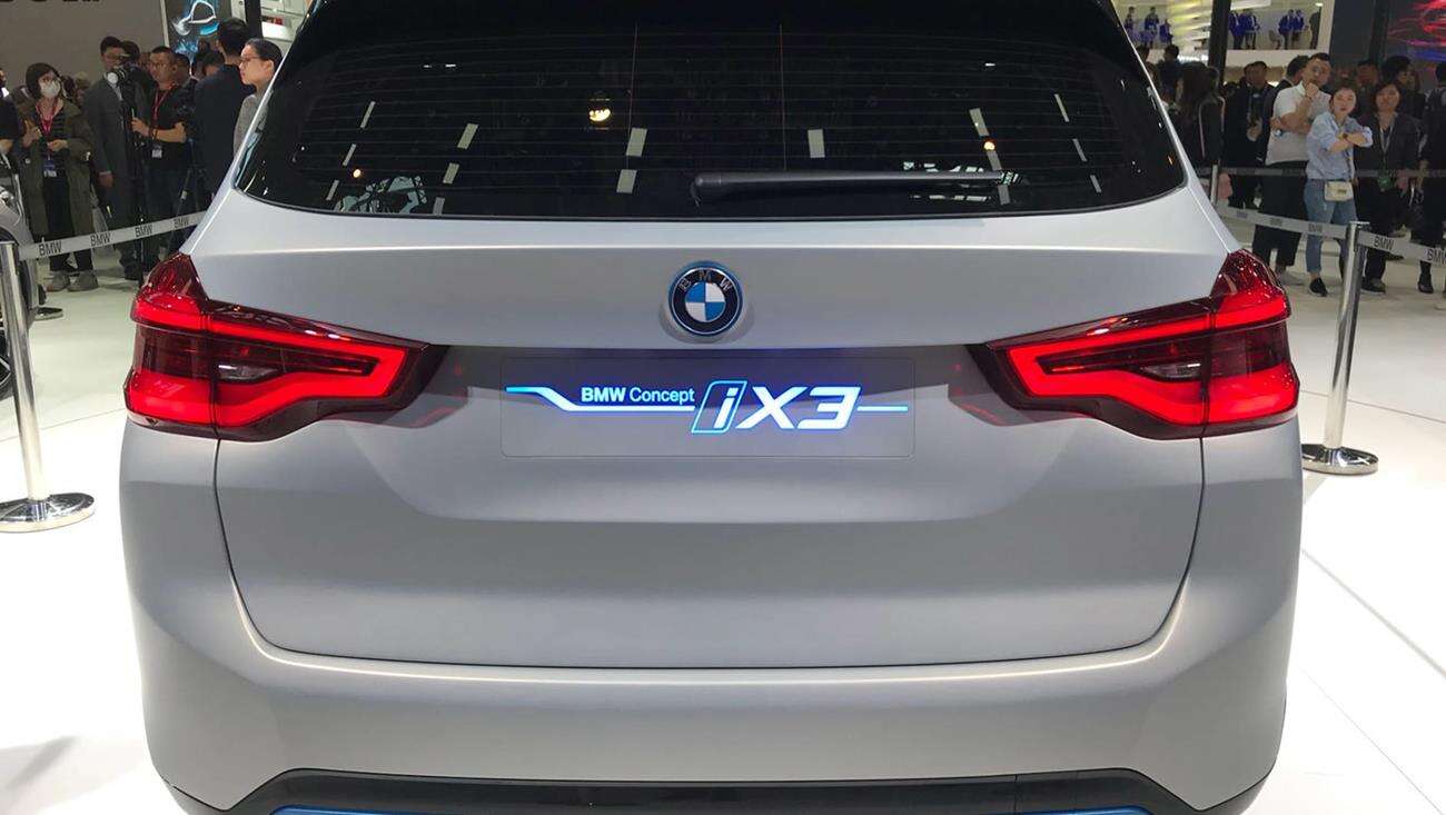 Elektryczny SUV BMW iX3 2020 na zdjęciach