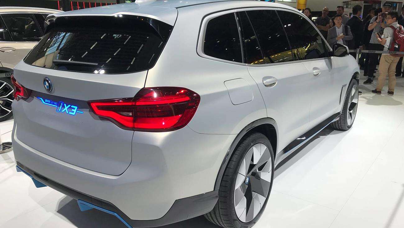 Elektryczny SUV BMW iX3 2020 na zdjęciach