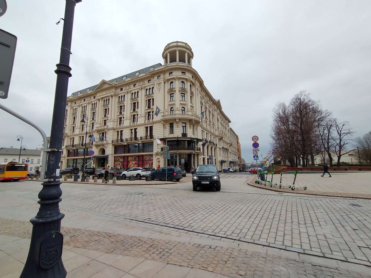 Test telefonu Motorola Moto G8 Power. Najbardziej kompletna Motorola jakiej mi brakowało