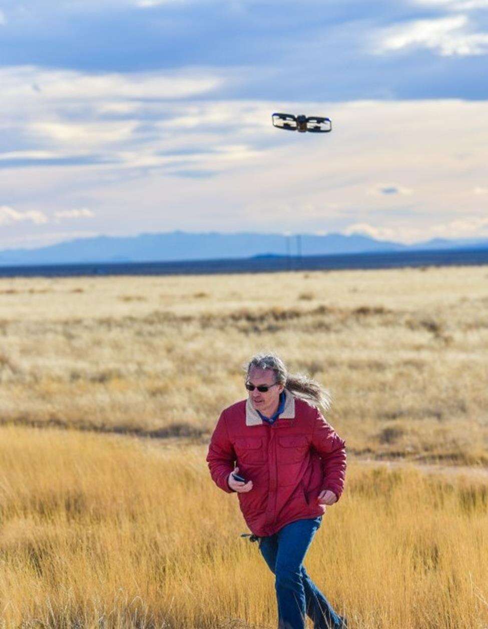 Jak walczyć z dronami? Innymi dronami z siatką!