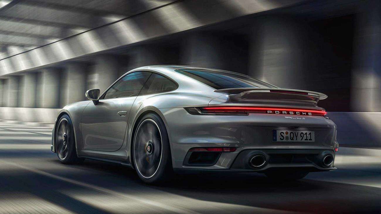 Porsche 911 Turbo S 2021, Porsche 911 Turbo S, 911 Turbo S na autostradzie, szaleństwo 911 autostrada