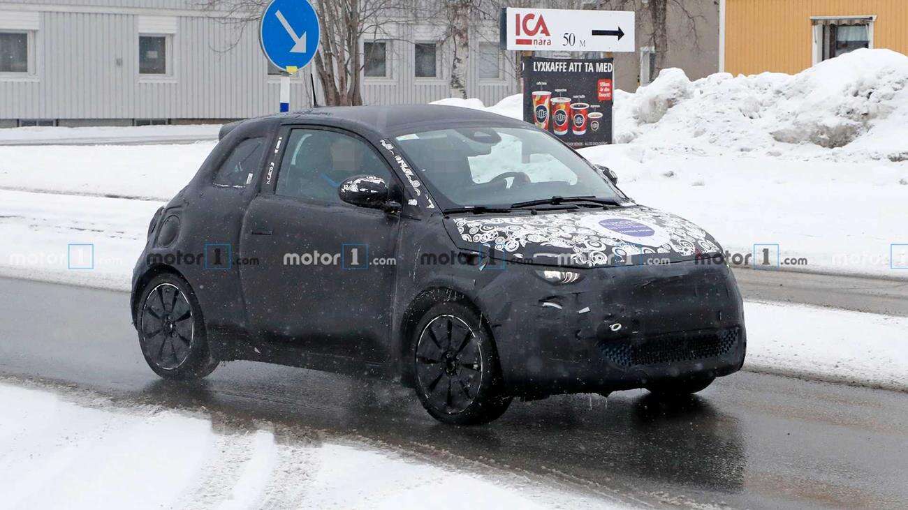 Nowy Fiat 500e w kamuflażu wygląda słodko!