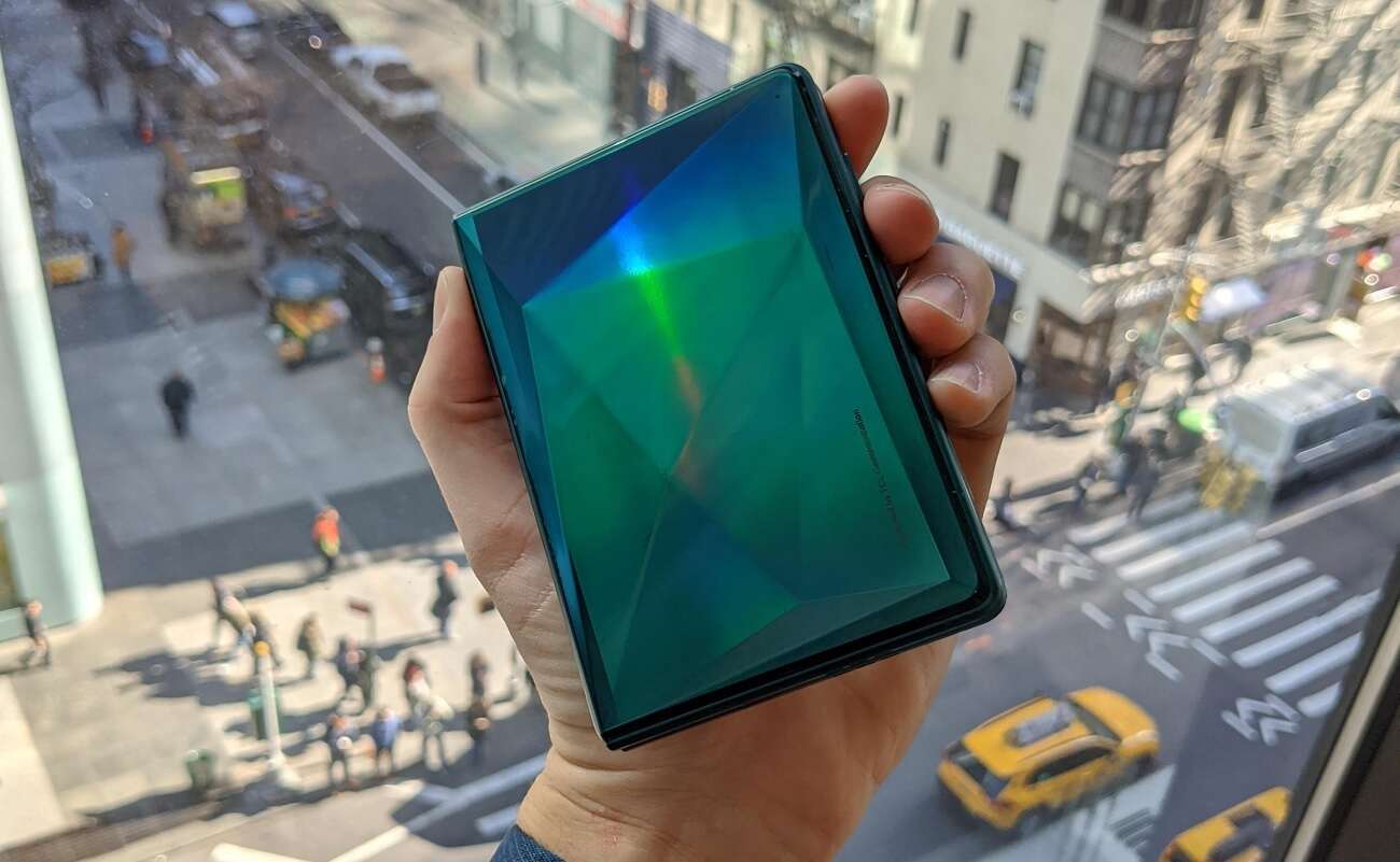 TCL składany smartfon klapka