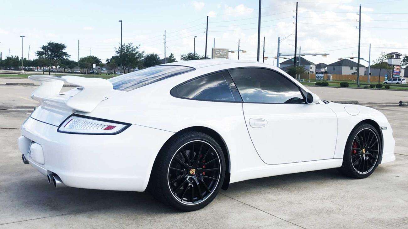 To Porsche 911 Carrera S wsadzi Cię w sam środek akcji