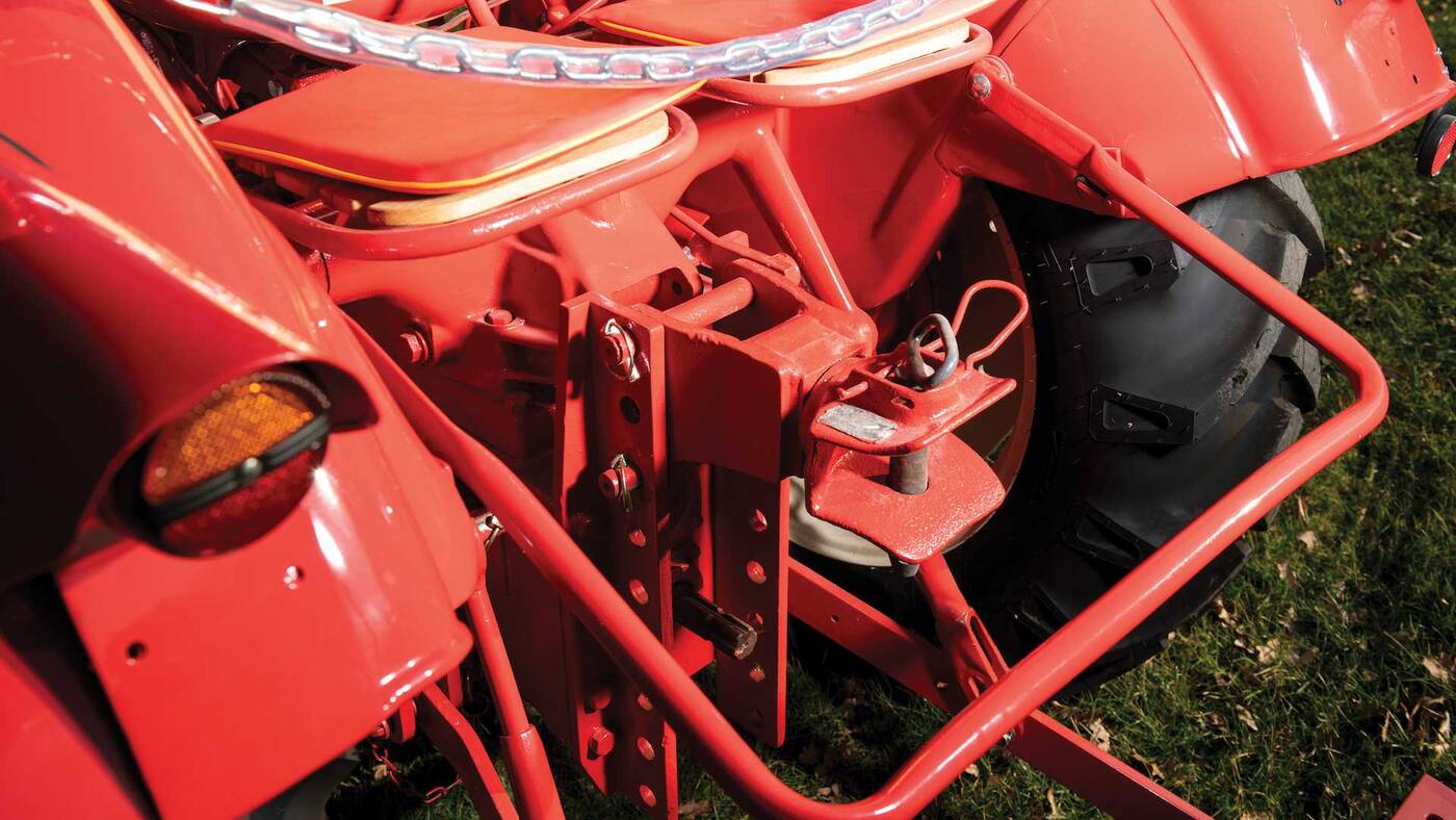 Wierzcie albo nie, ale to traktor Porsche z 1963 roku