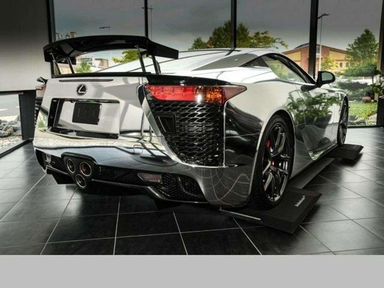 Musicie spojrzeć na tego Lexusa spowitego w chromie