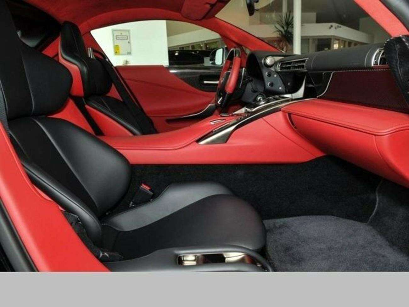 Musicie spojrzeć na tego Lexusa spowitego w chromie