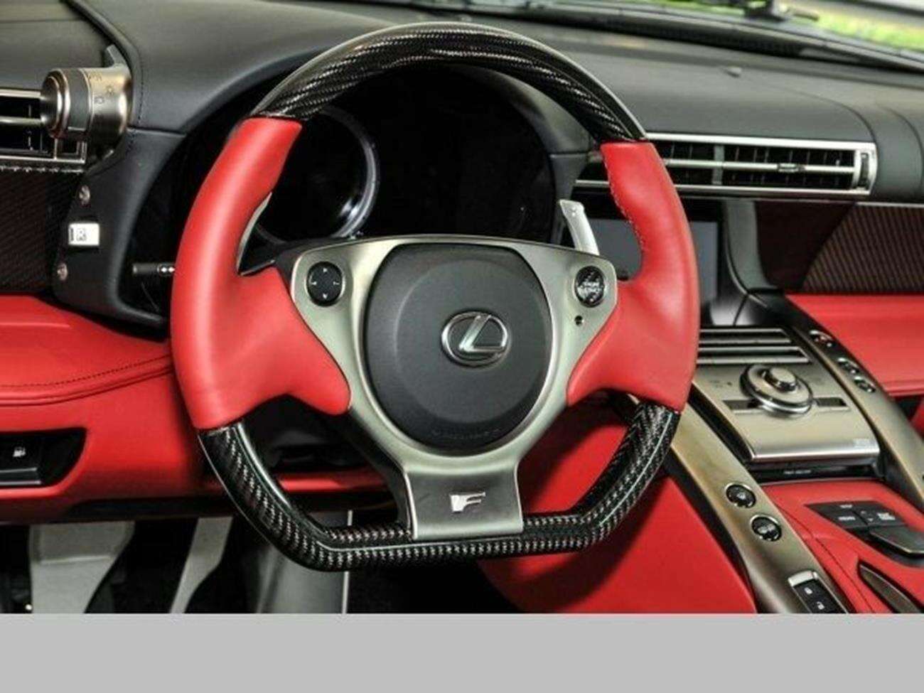 Musicie spojrzeć na tego Lexusa spowitego w chromie