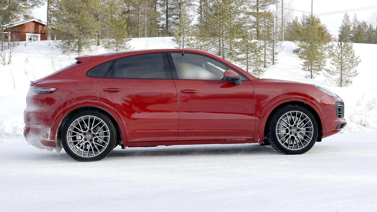 Nowe Porsche Cayenne GTS Coupe w testach
