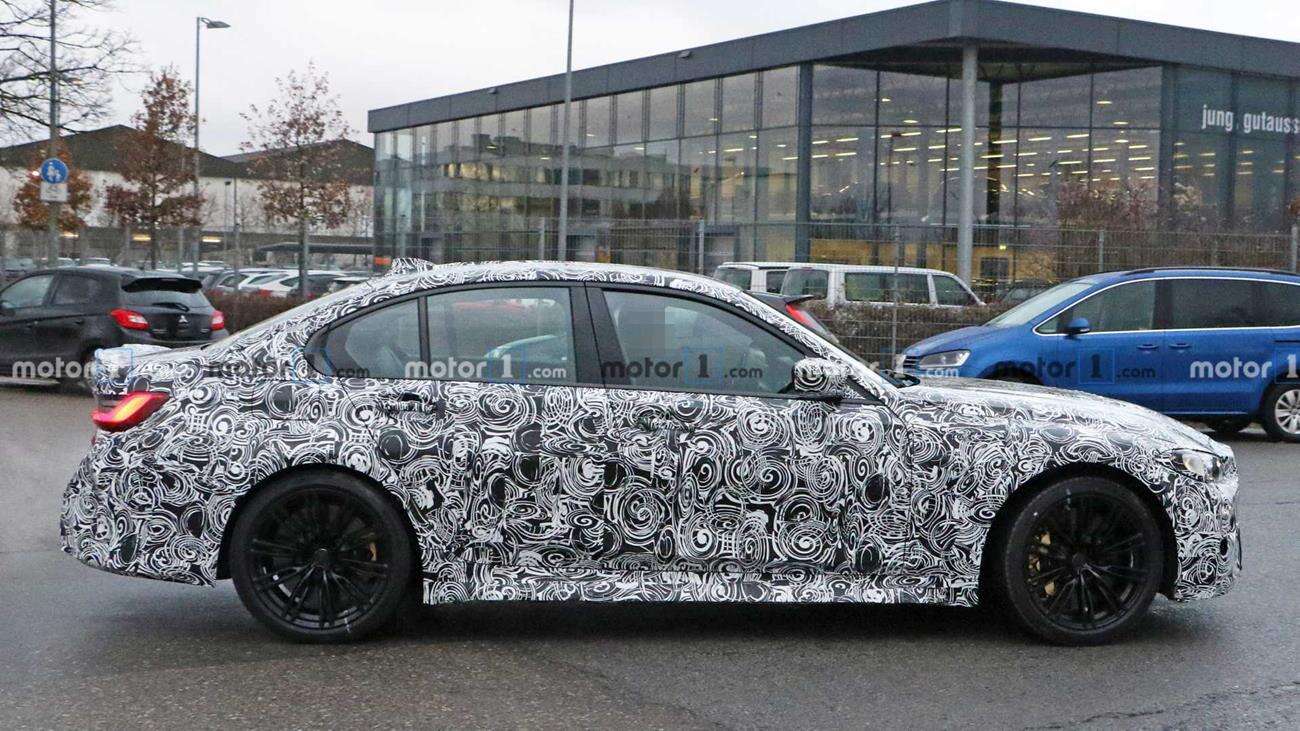 Nowy BMW M3 Sedan w pełnym kamuflażu