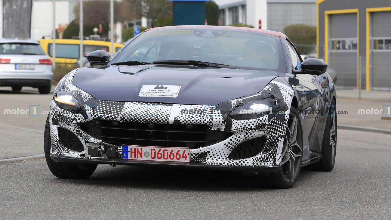 Odświeżony Ferrari Portofino po raz pierwszy w obiektywie