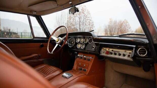 Ostatnie na świecie policyjne Ferrari 250 GTE może być Wasze