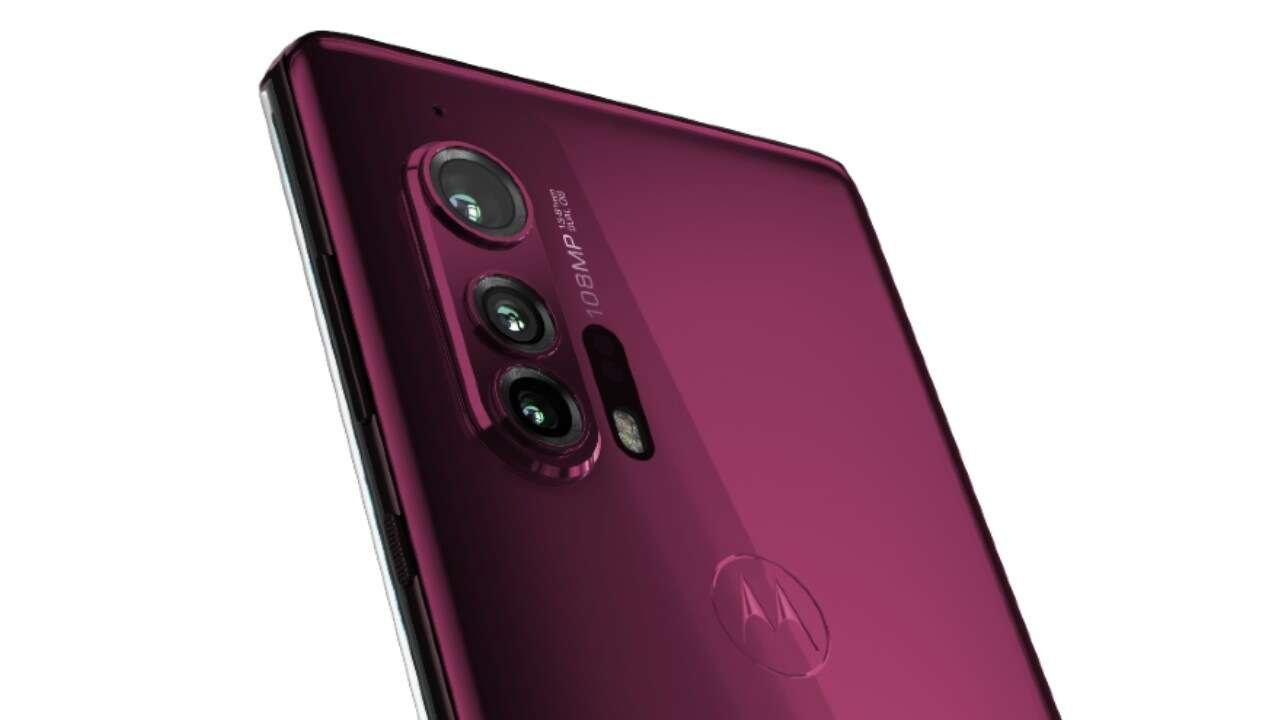 Motorola Edge+ jest bardzo mocna, ale też piekielnie droga