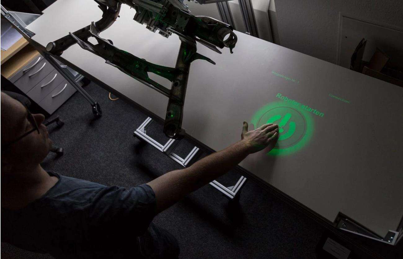 Robot pomoże pracownikom w inspekcji spawów