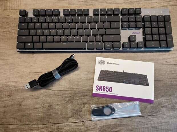 Równie szybka, co droga. Test klawiatury Cooler Master SK650