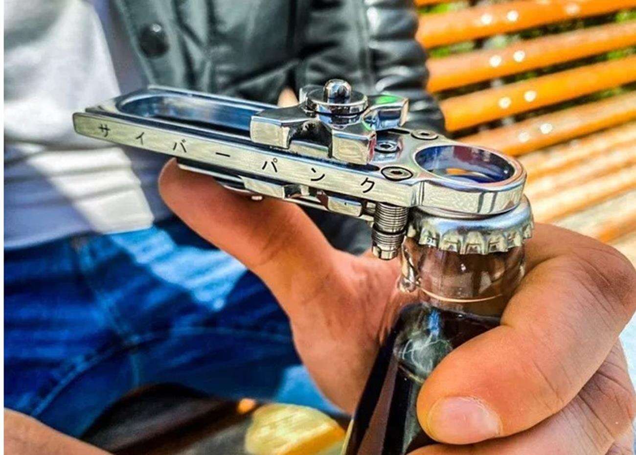 Scyzoryk inspirowany Cyberpunkiem przykuje Wasz wzrok