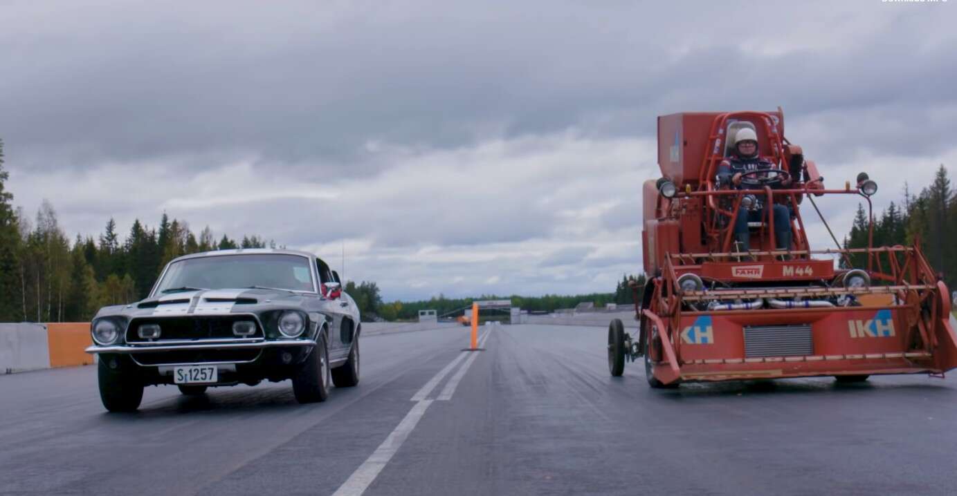 wyścig kombajnu, wyścig z kombajnem, kombajn na torze, kombajn kontra shelby, Shelby GT350