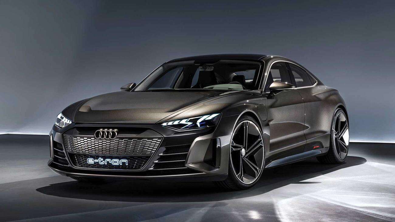 Co robił prototyp Audi E-Tron GT 2021 w placówce Porsche?