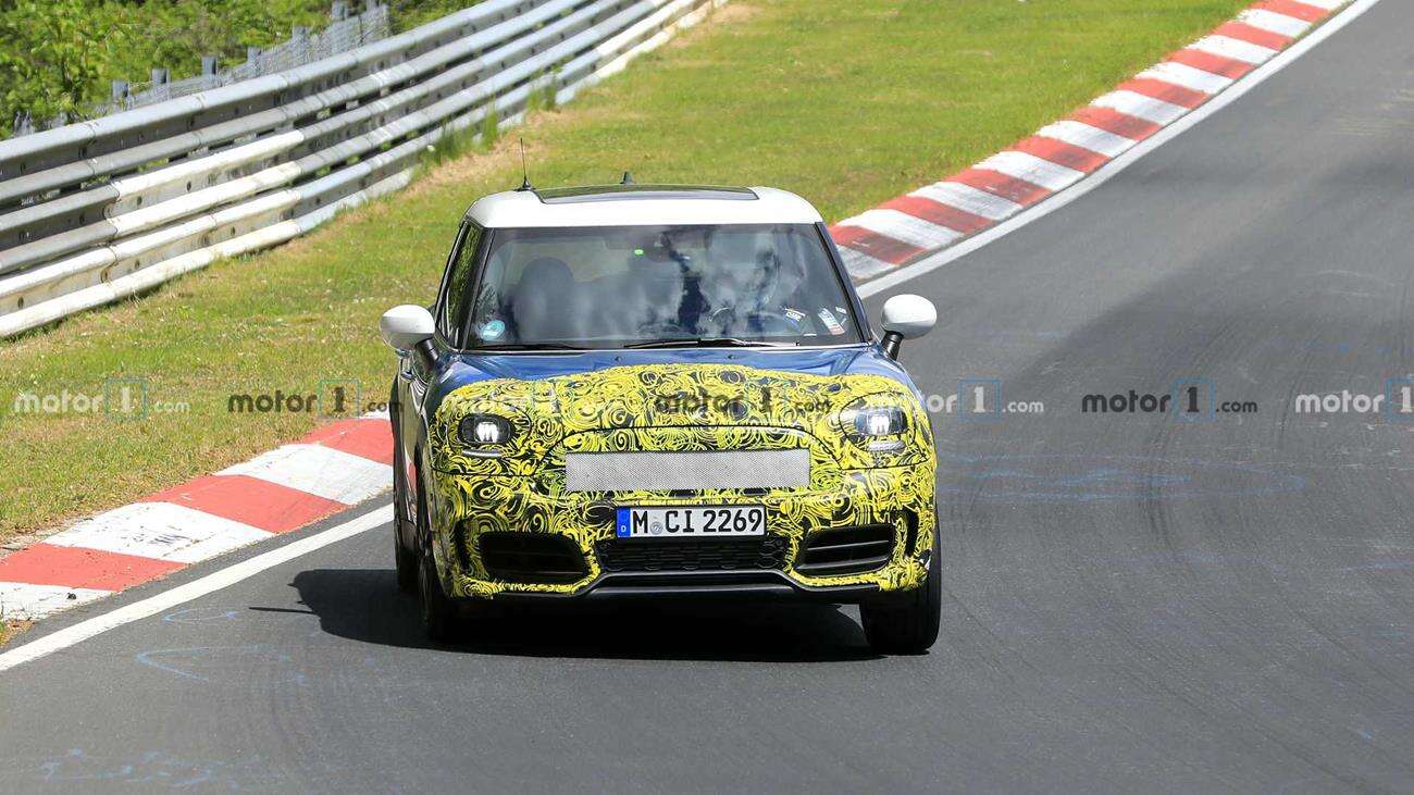 Lifting Mini Countryman dostrzeżony na Nurburgring