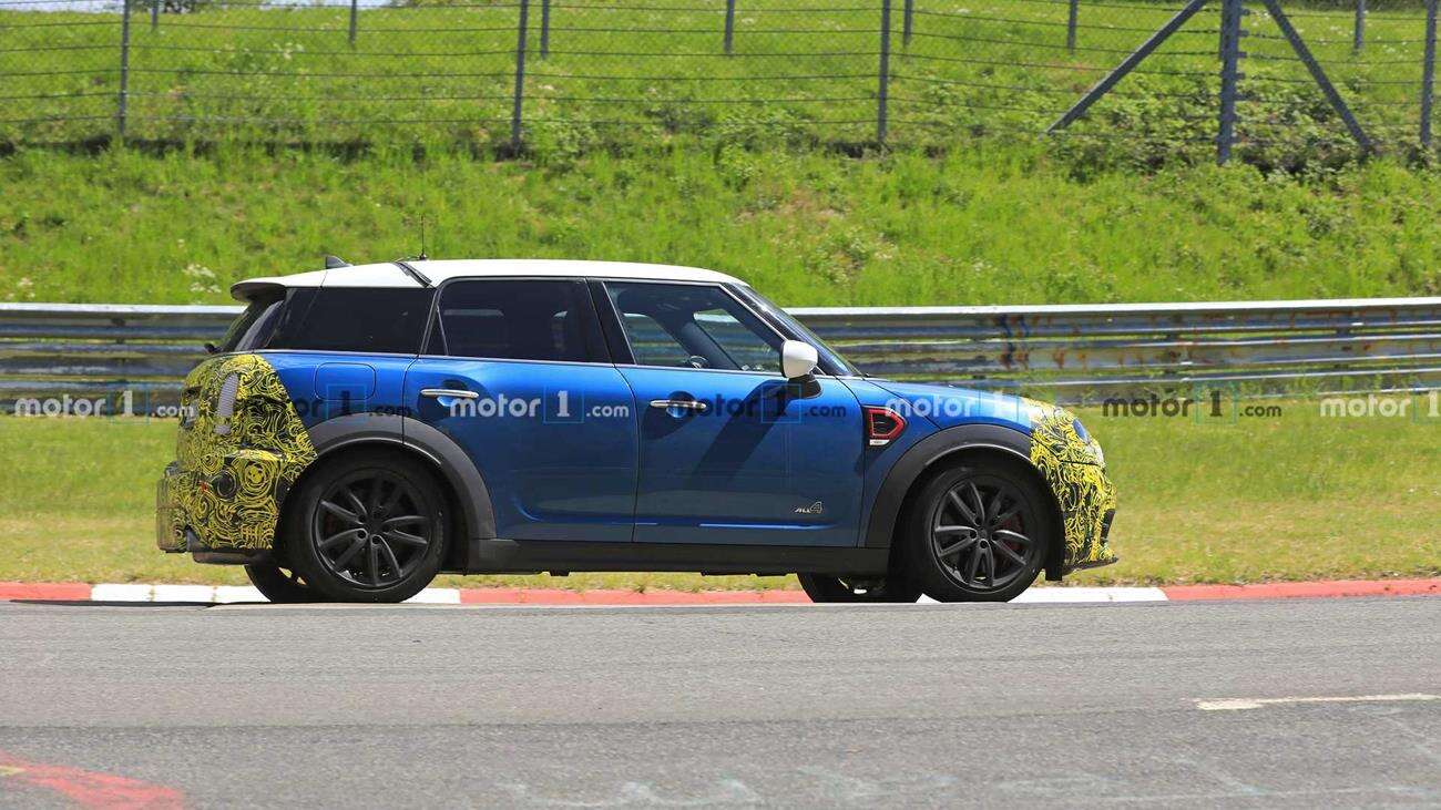 Lifting Mini Countryman dostrzeżony na Nurburgring