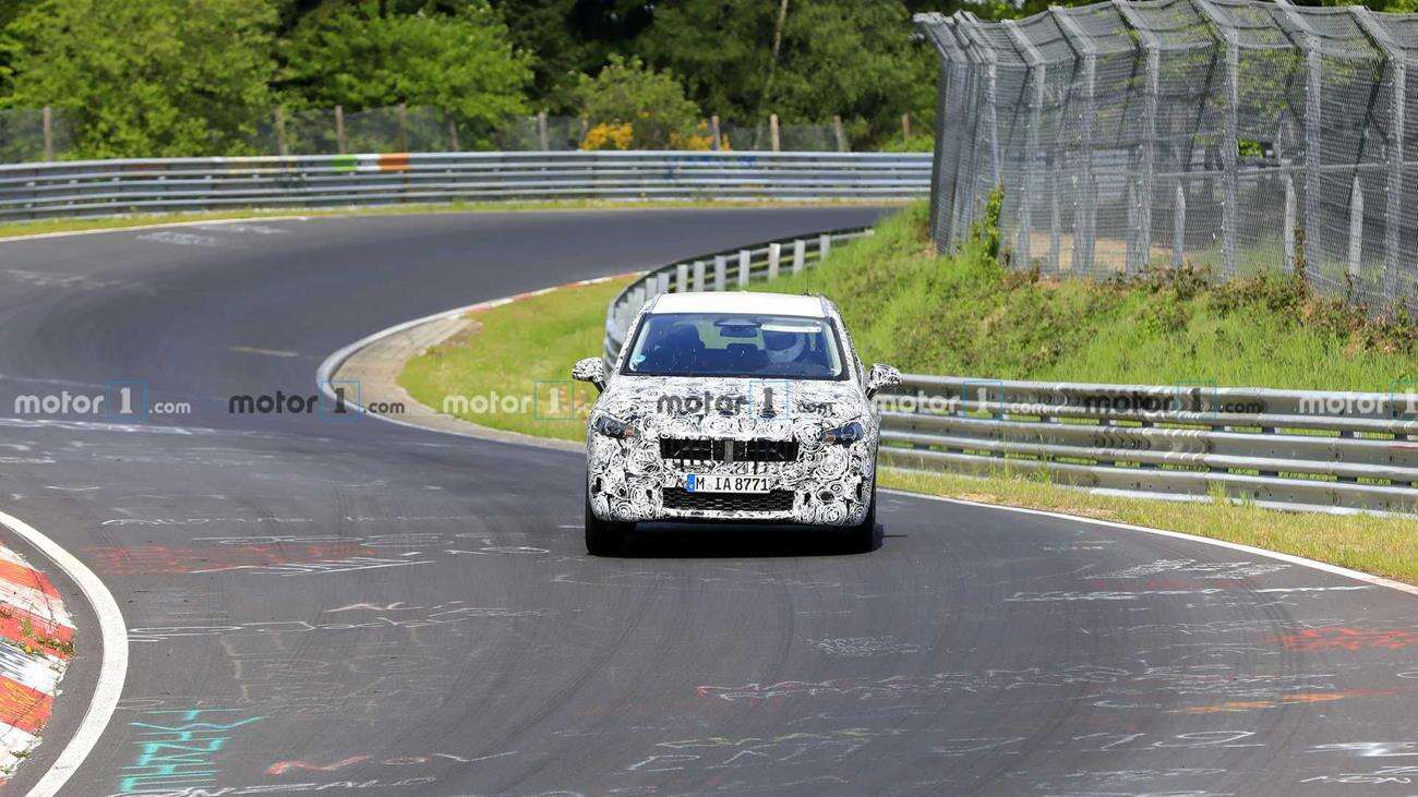 Nowe BMW 2 w pełnym kamuflażu