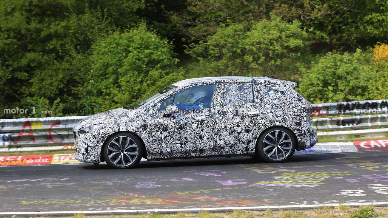 Nowe BMW 2 w pełnym kamuflażu