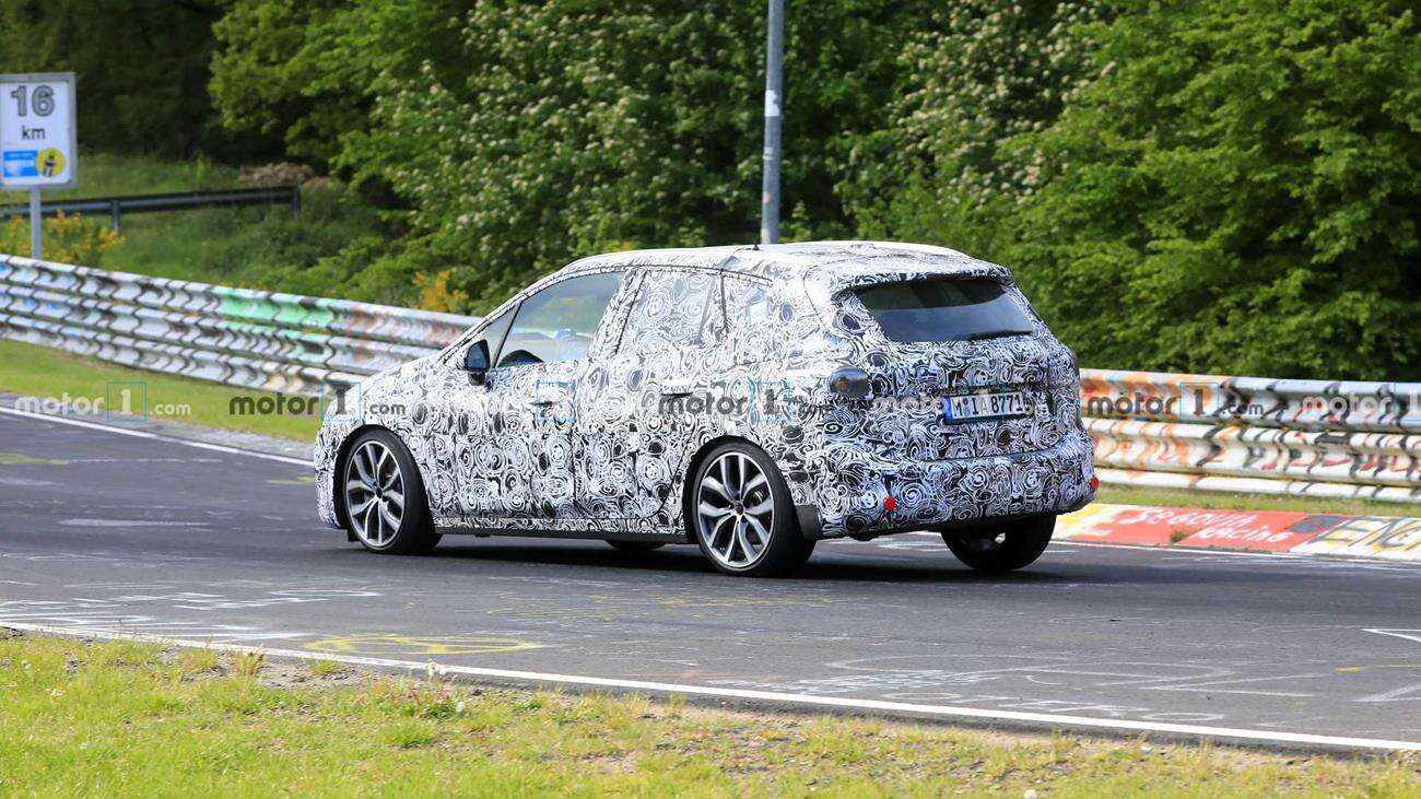 Nowe BMW 2 w pełnym kamuflażu