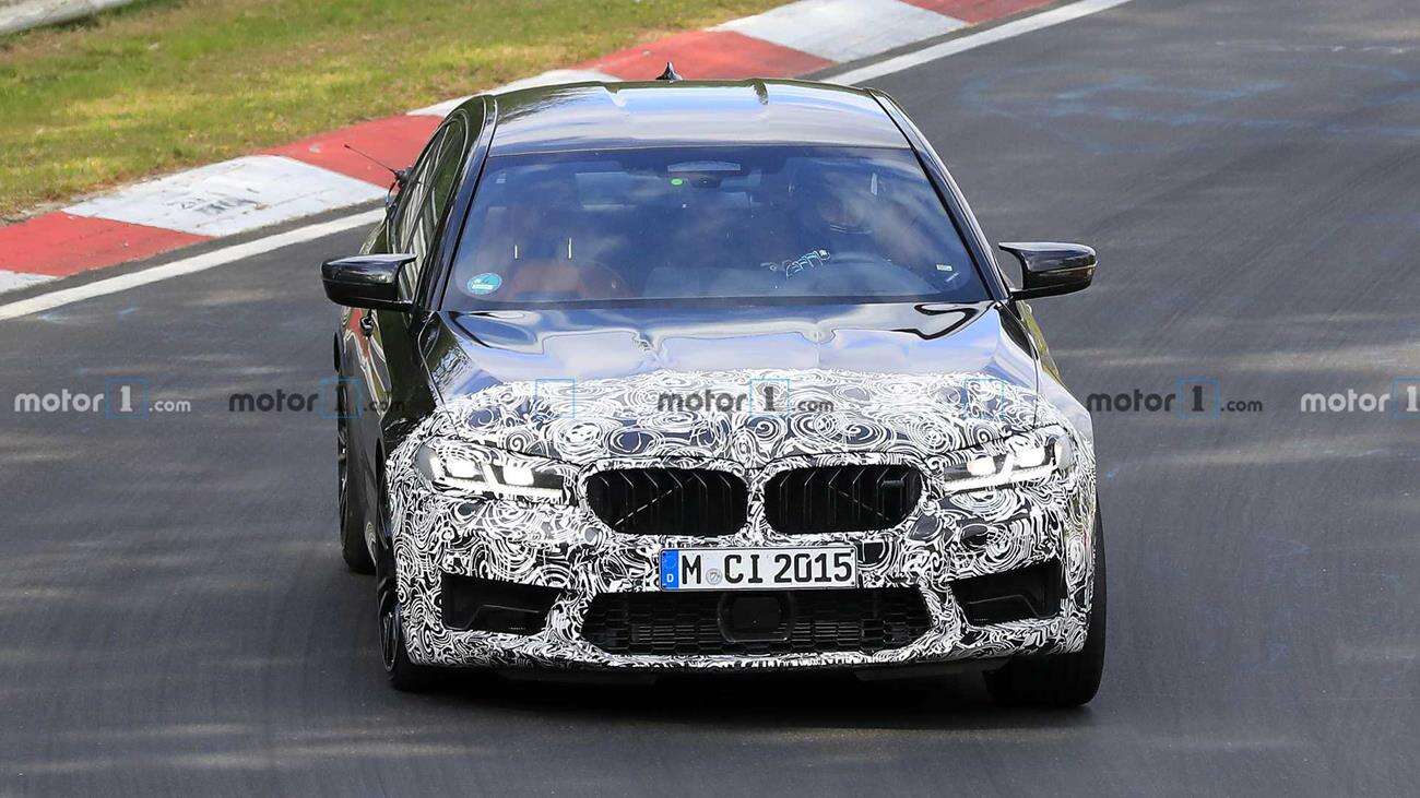Odświeżone na 2021 rok BMW M5 dostrzeżone z nowościami