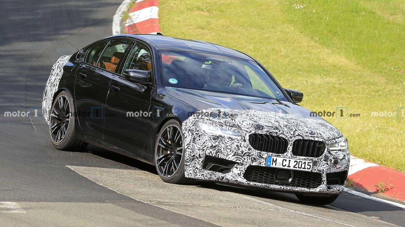 Odświeżone na 2021 rok BMW M5 dostrzeżone z nowościami