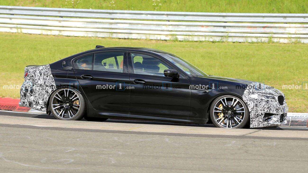 Odświeżone na 2021 rok BMW M5 dostrzeżone z nowościami