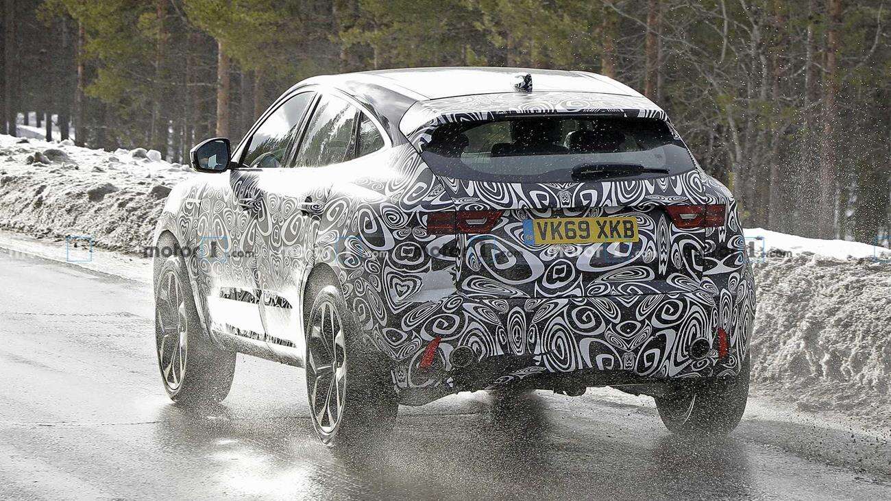 Odświeżony Jaguar E-Pace w kamuflażu