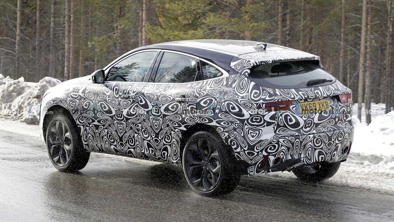 Odświeżony Jaguar E-Pace w kamuflażu