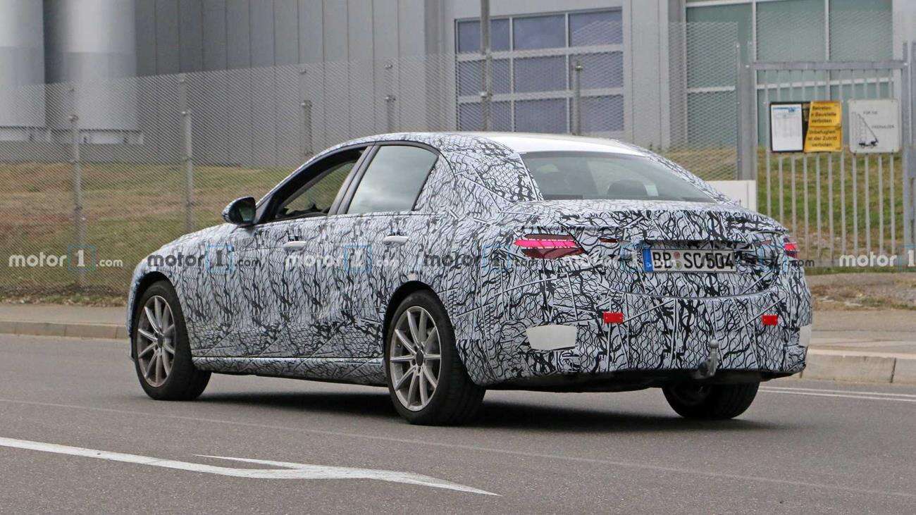 Powitajcie zdjęcia prototypu Mercedesa Klasy C 2021