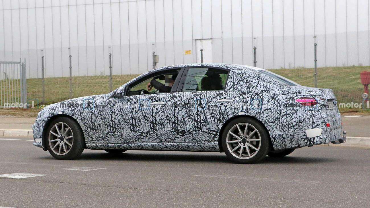 Powitajcie zdjęcia prototypu Mercedesa Klasy C 2021