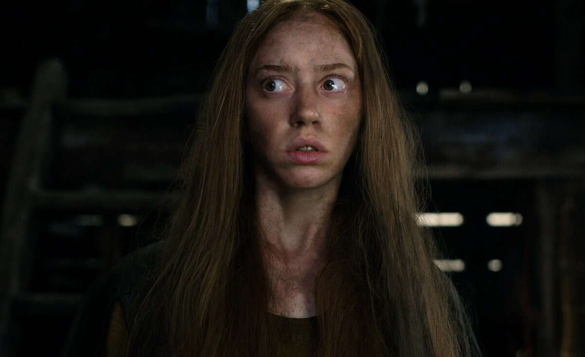 Przeklęta - Netflix prezentuje zdjęcia i plakat kolejnego serialu fantasy. Jest na co czekać?