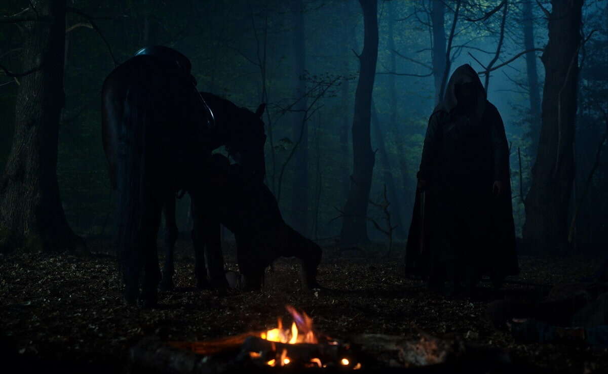 Przeklęta - Netflix prezentuje zdjęcia i plakat kolejnego serialu fantasy. Jest na co czekać?