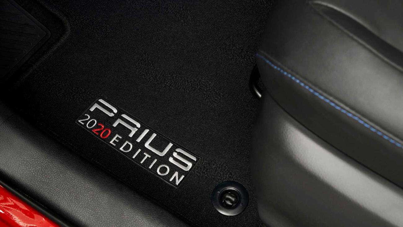 Ta Toyota Prius 2020 świętuje rocznicę technologii hybrydowej