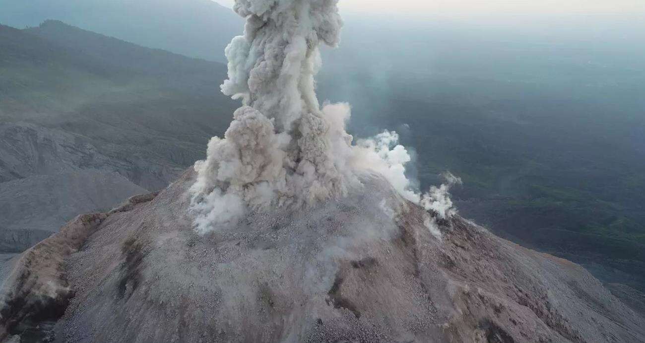wulkany drony, badanie wulkanów, aktywne wulkany drony, drony badawcze
