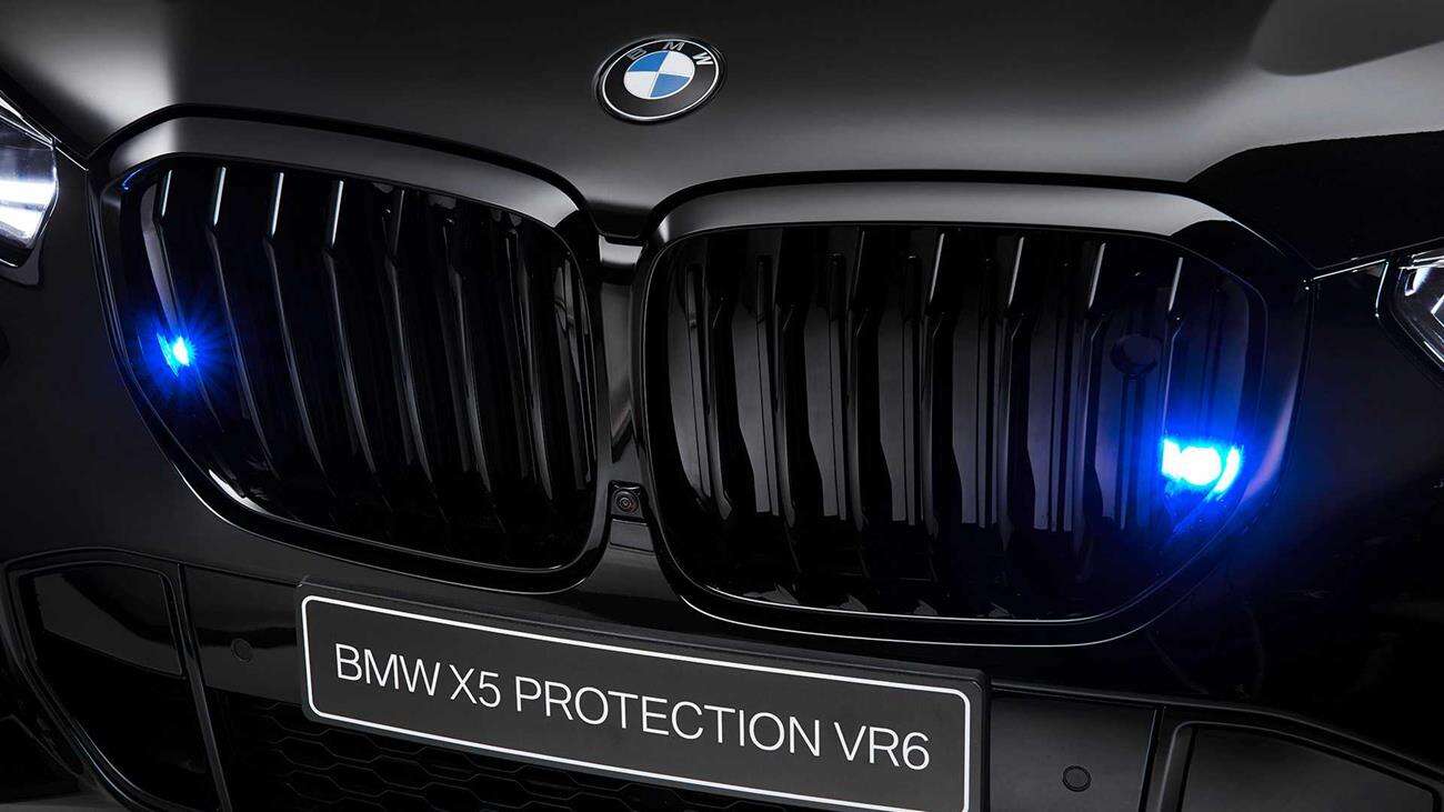 BMW X5 Protection VR6, reklama opancerzonego BMW, BMW ścigający pocisk, kuloodporne BMW, BMW X5 Protection