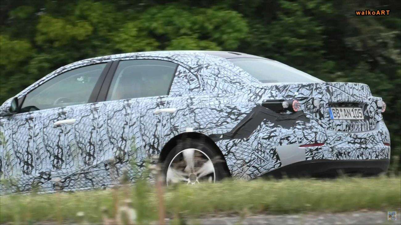 Wyszpiegowano prototyp Mercedesa klasy C 2021