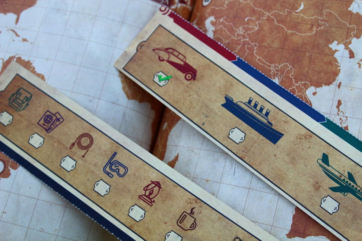 Za garść neodolarów i Poszukiwacze zaginionego skarbu – recenzja gier książkowych