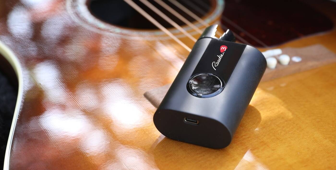 Zapewnij sobie automatyczne strojenie gitary z Roadie 3
