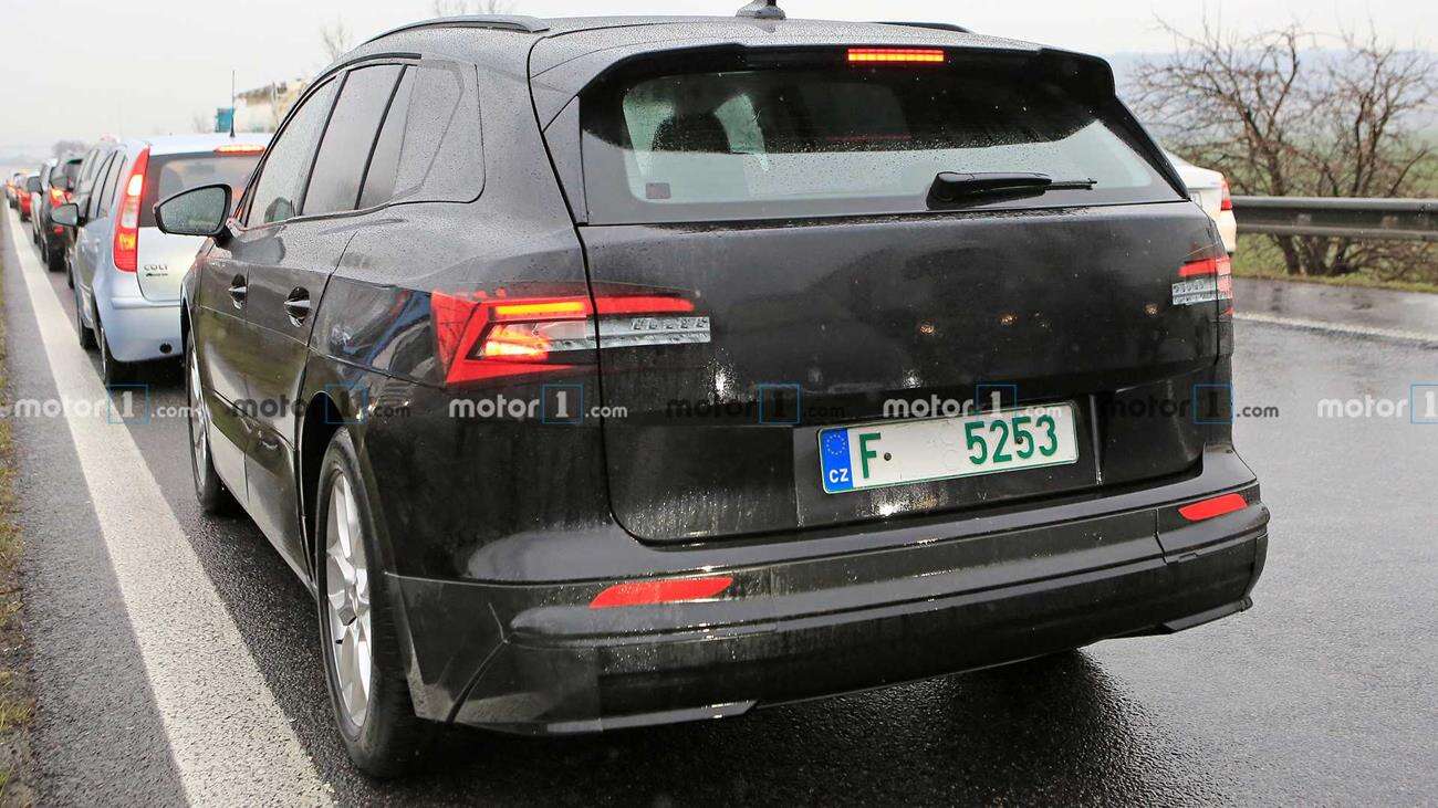 Zdjęcia prototypu elektrycznej Skody Enyaq