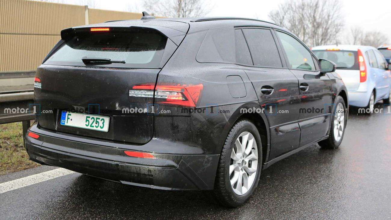 Zdjęcia prototypu elektrycznej Skody Enyaq