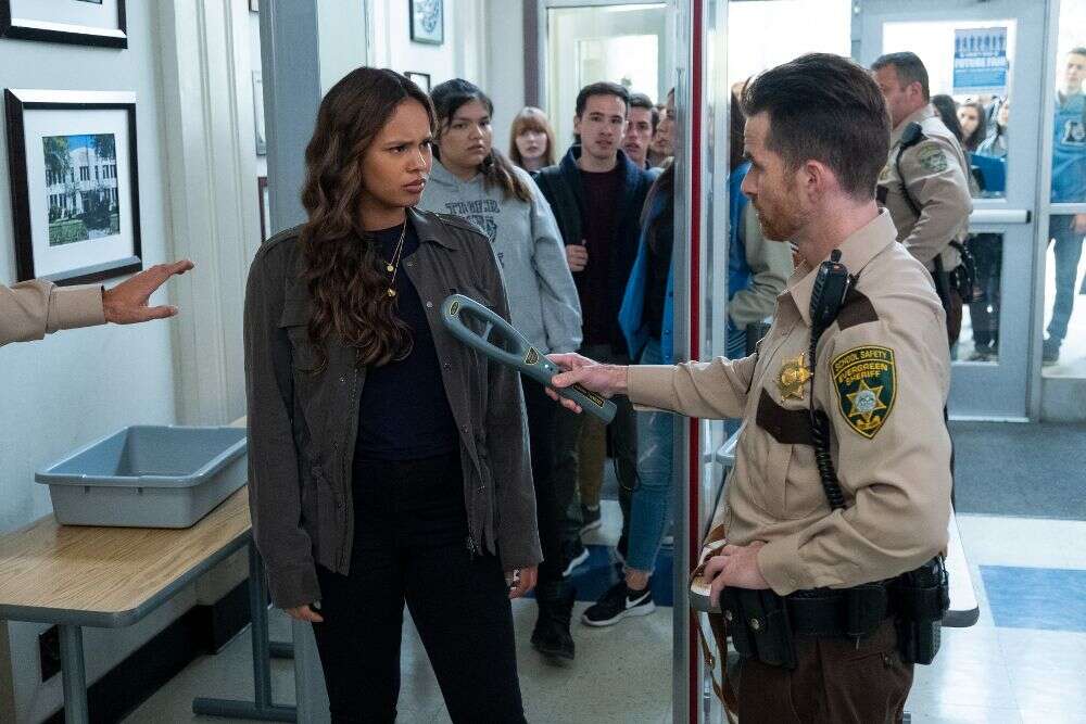 Recenzja serialu 13 powodów – finałowy sezon zamyka w końcu trumnę Hannah Baker