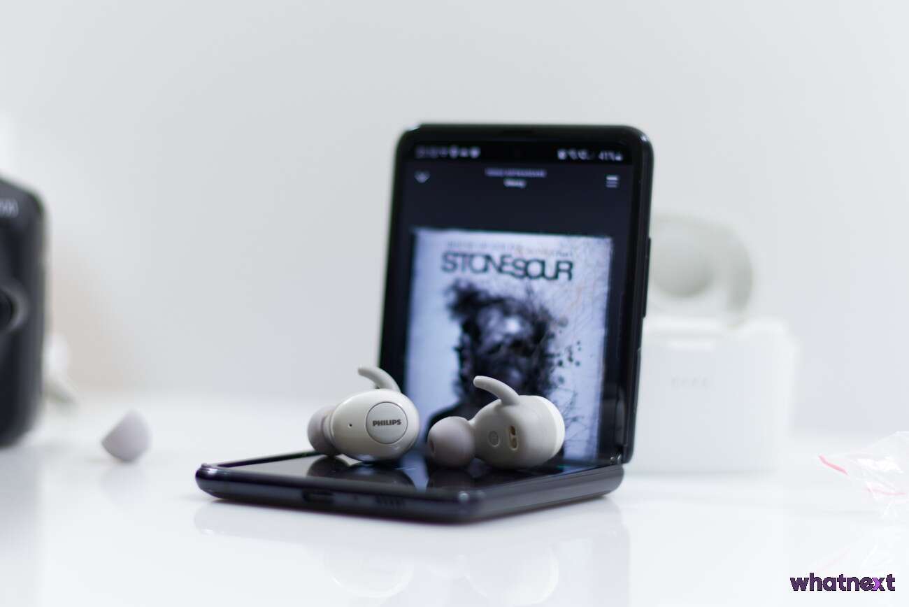 Test Philips UpBeat SHB2515. Świetne słuchawki bluetooth z funkcją powerbanku.