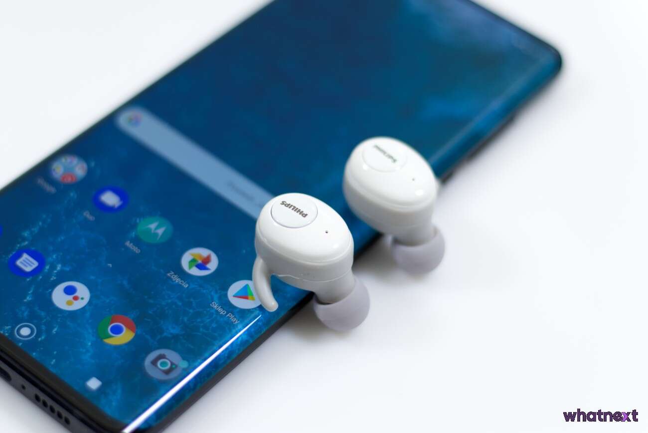 Test Philips UpBeat SHB2515. Świetne słuchawki bluetooth z funkcją powerbanku.