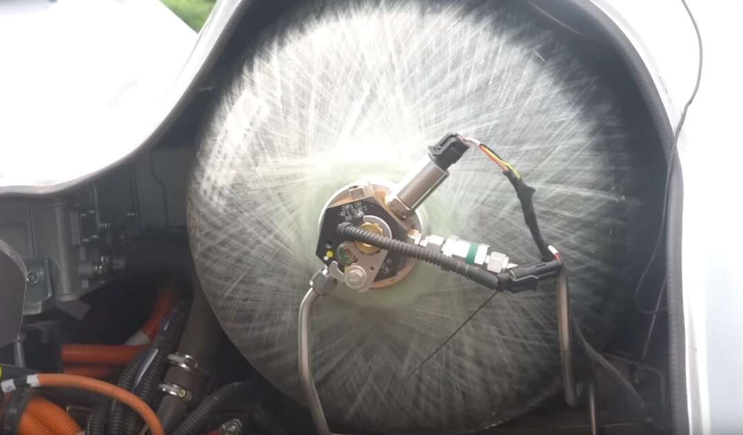 Autonomiczny traktor z 5G i napędem wodorowym